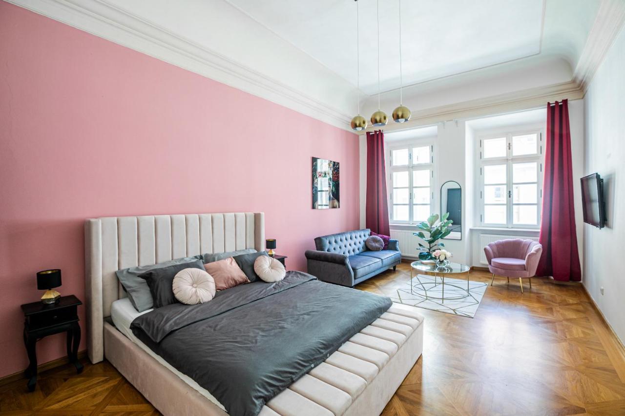 פראג New Stylish 3 Suites Bedrooms Apt In Mala Strana - N2Nd מראה חיצוני תמונה